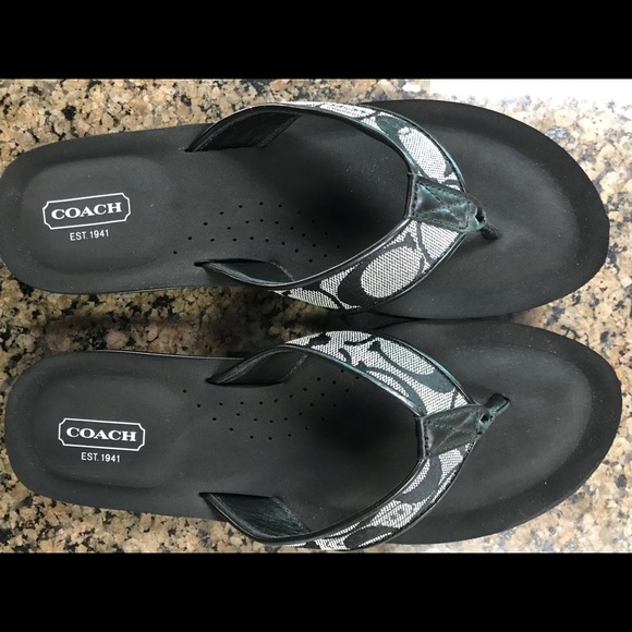 coach flip flops size 9